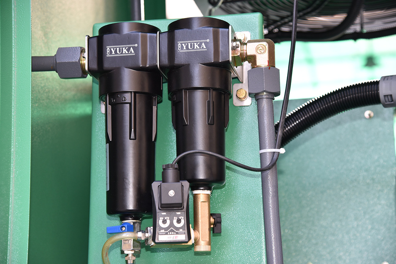 Laser Cutting 4 In 1 11kw Integrated Screw Air Compressor Mounted With